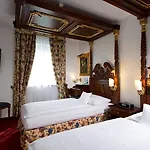 King\'s Hotel Center